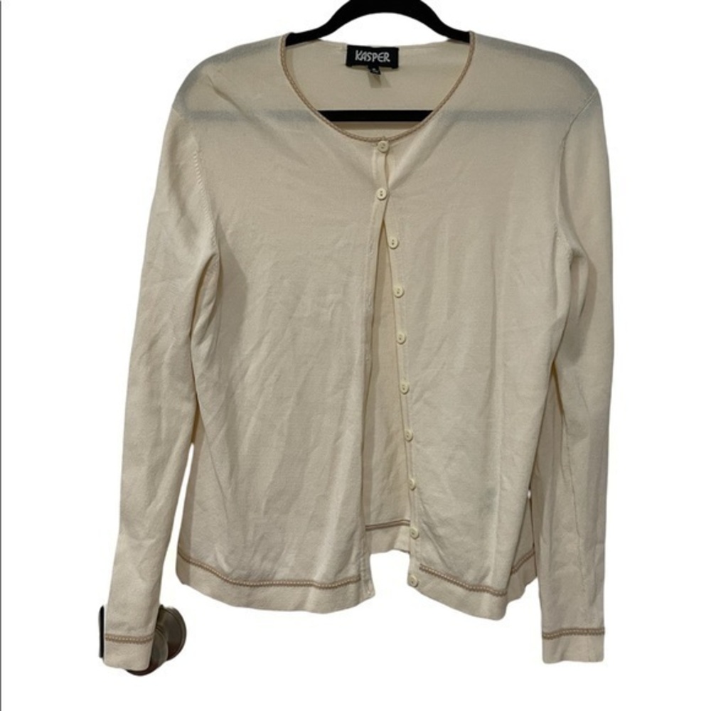 Kasper Soft Light Ivory Cardigan Women Medium 
Condition 8/10 (small stain)